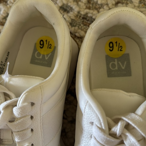 Brand NEW NWT Dolce Vita white sneakers platform size 9 1/2 - Picture 6 of 6